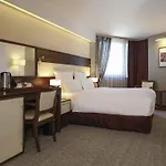 ホテル Movenpick 4*