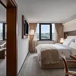Movenpick 4*
