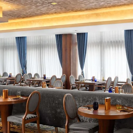 Movenpick Szálloda 4*