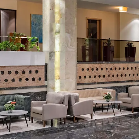 ホテル Movenpick 4*