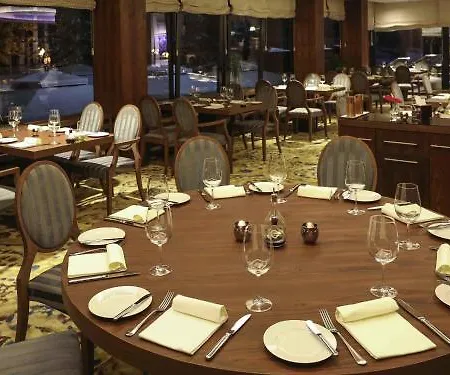 מלון Movenpick 4*