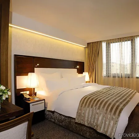 Movenpick 4*
